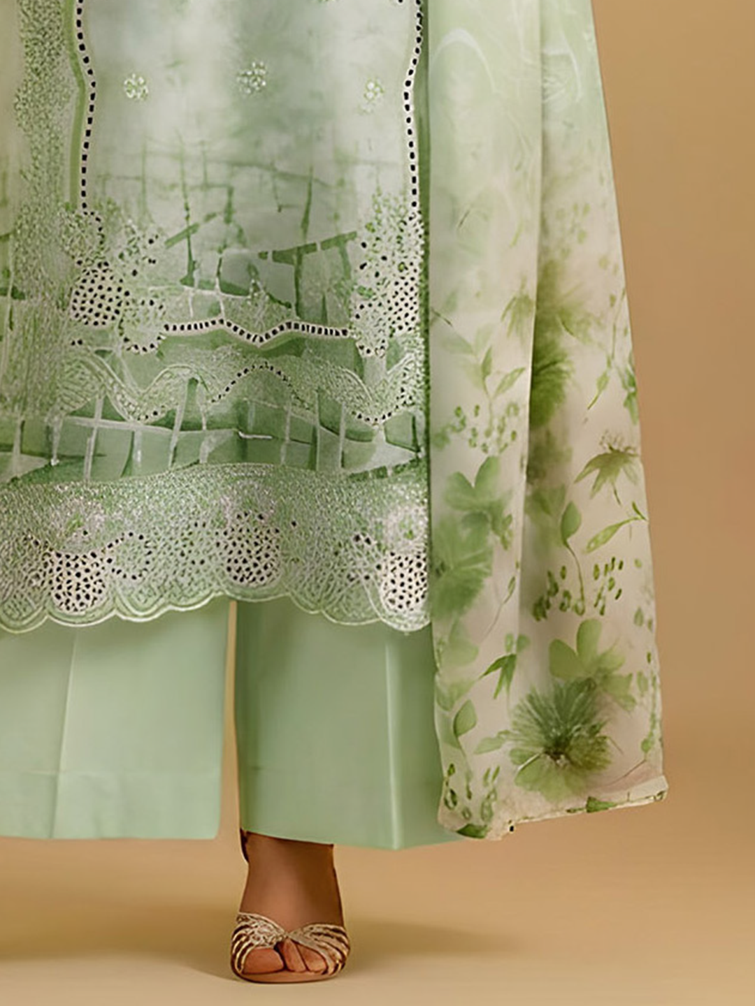 Jannat - Digital Embroidered Lawn - 3PC Suit - D-04