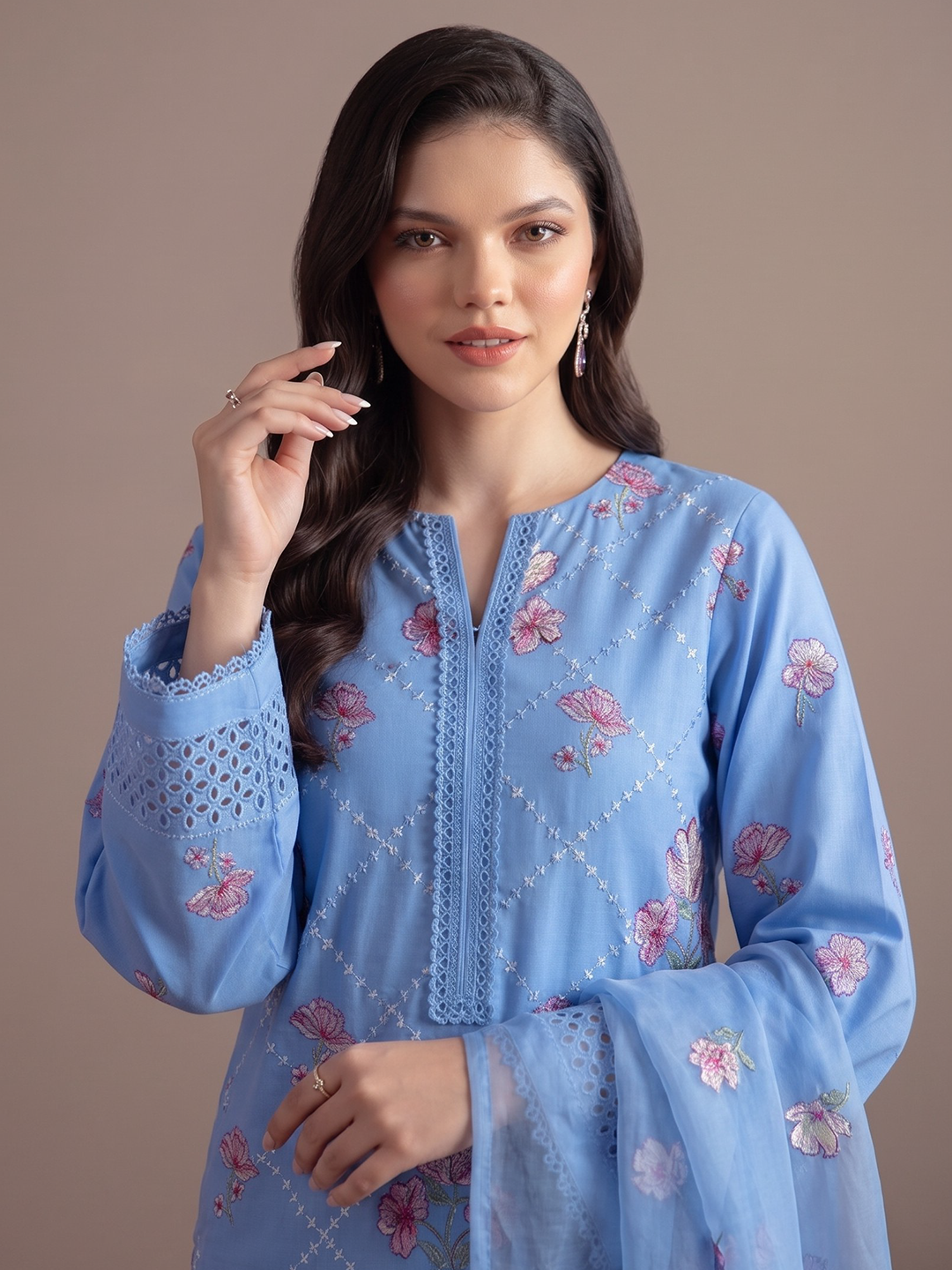Bareeza's Style - Premium Embroidered Lawn - 3PC Suit - D-01