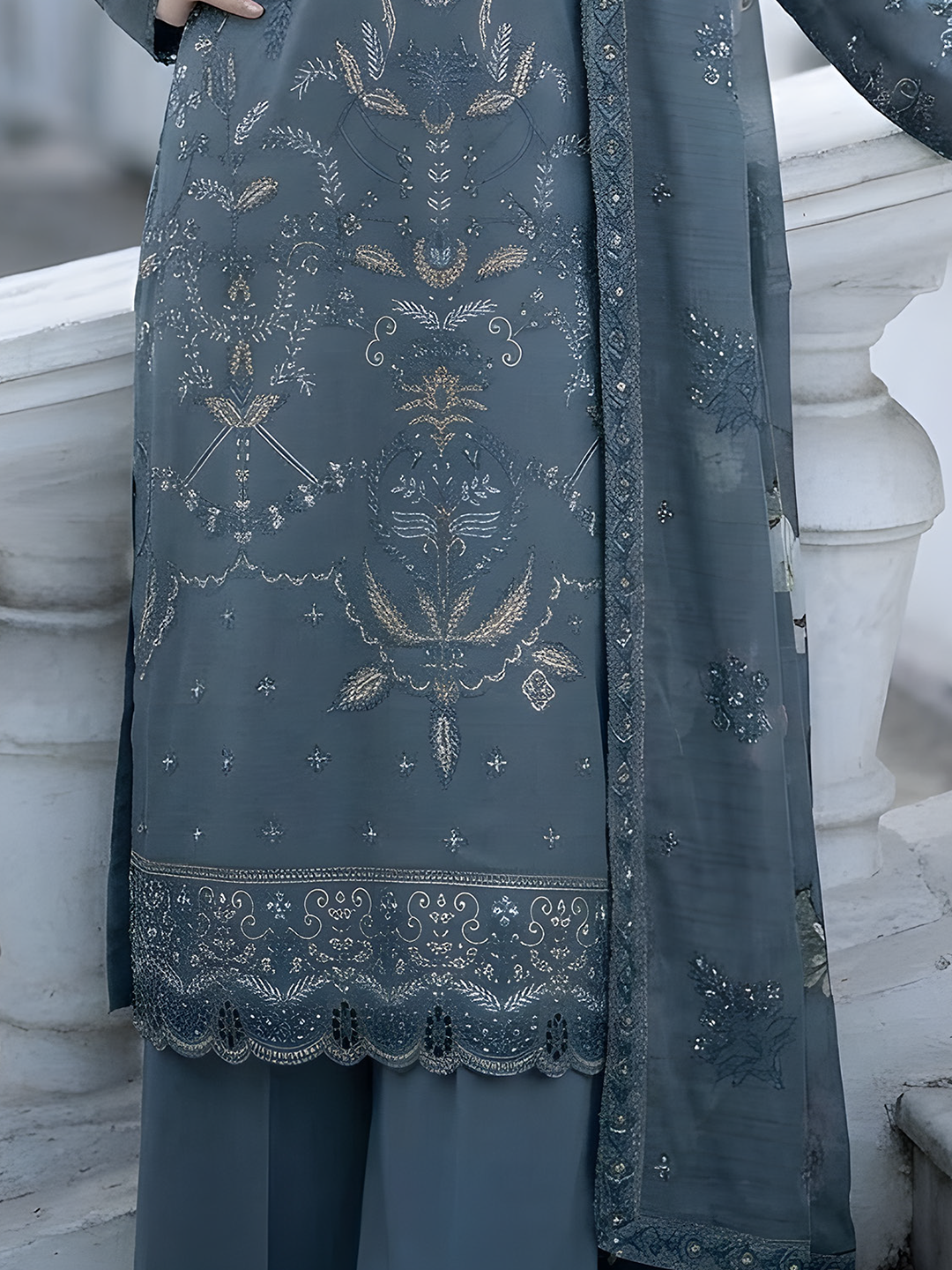 Shahpara - Doria Embroidered Lawn - 3PC Suit - D-02
