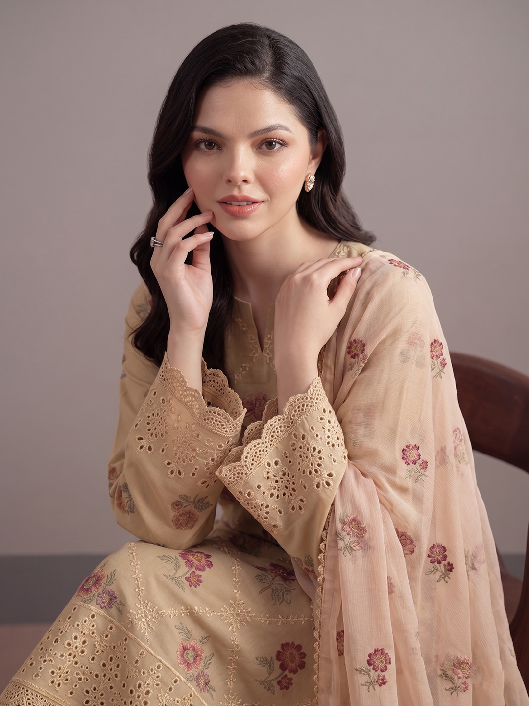 Bareeza's Style - Premium Embroidered Lawn - 3PC Suit - D-02