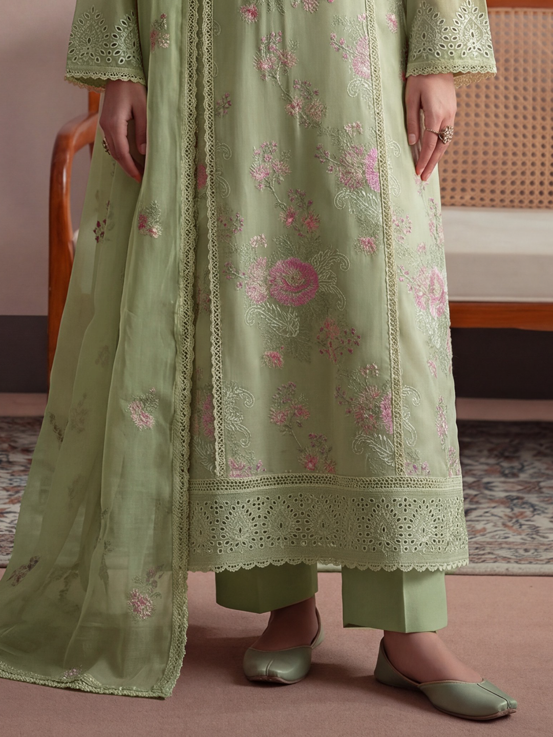 Bareeza's Style - Premium Embroidered Lawn - 3PC Suit - D-04