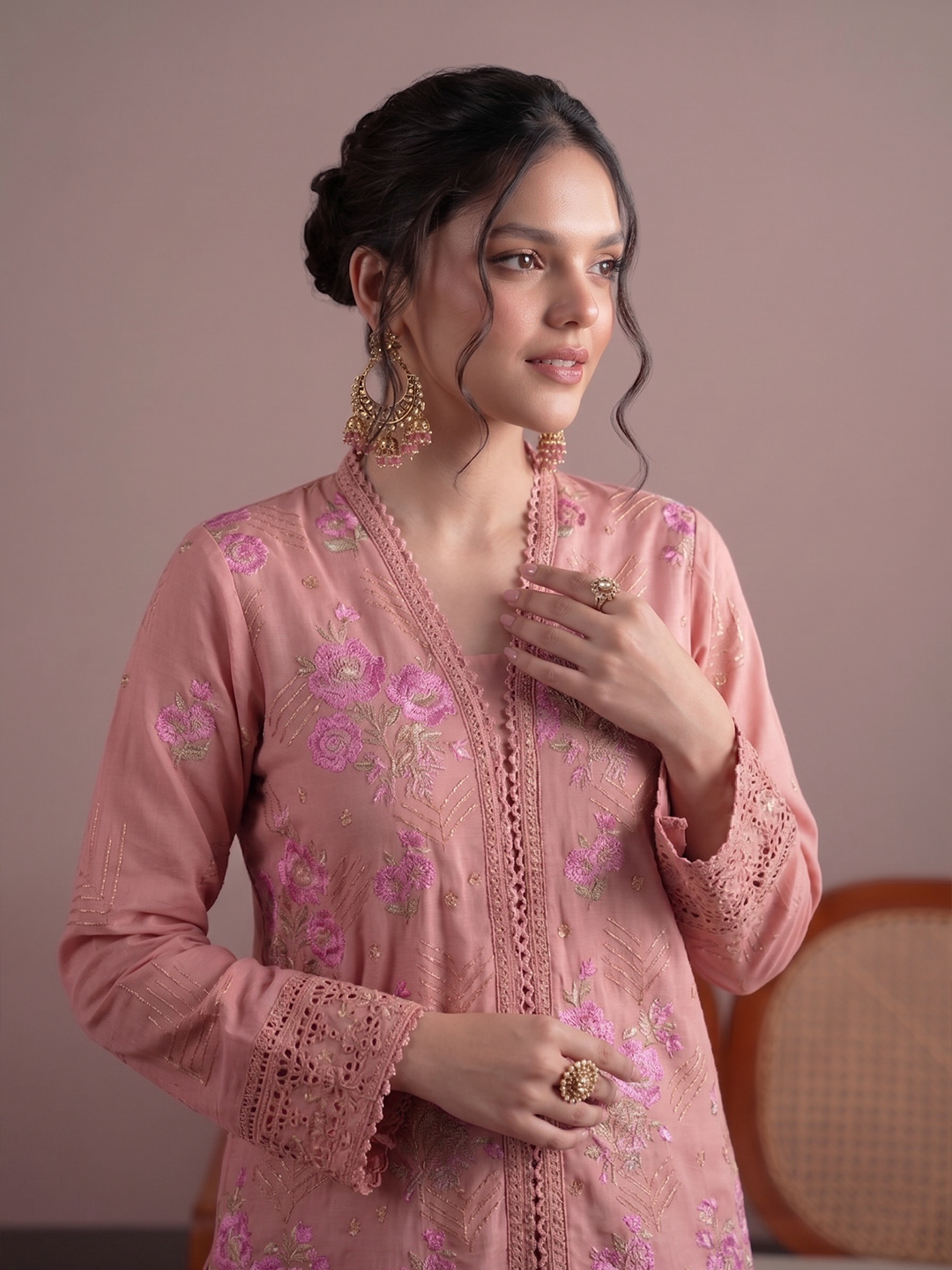 Bareeza's Style - Premium Embroidered Lawn - 3PC Suit - D-05