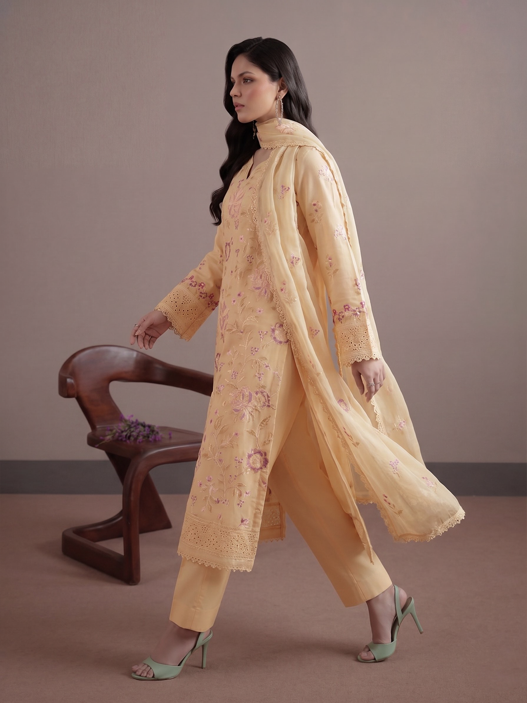 Bareeza's Style - Premium Embroidered Lawn - 3PC Suit - D-07